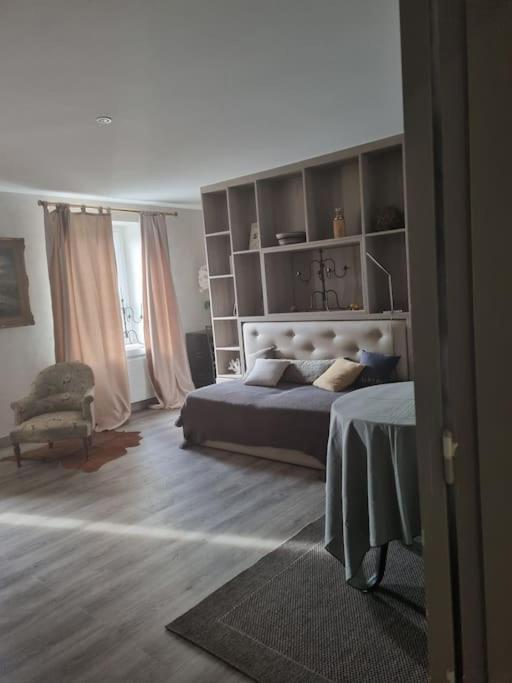 L'ourse, Epinal,tres Bel Quartier Port